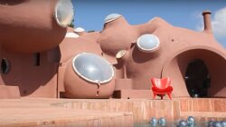 вилла Palais Bulles, вилла Пьера Кардена