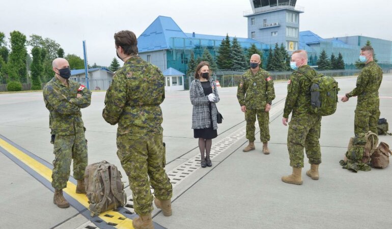 Канадские военные инструкторы