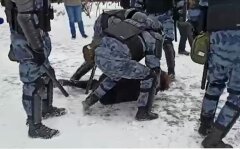 Протесты в России, Алексей Навальный, Избиение митингующих в России