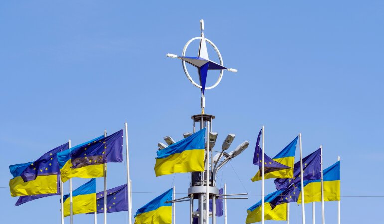 Україна і НАТО