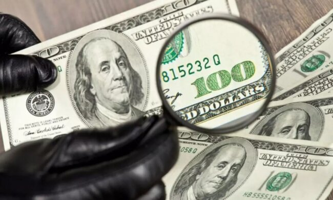 100 долларов США