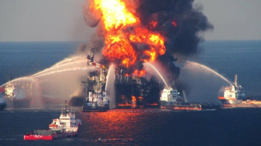 Взрыв в Азовском море,Танкер "Генерал Ази Асланов",ЧП с нефтяным танкером