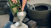 Каністра з бензином