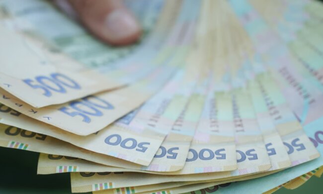 Грошова допомога / Фото: Новини.LIVE/Ігор Кузнєцов