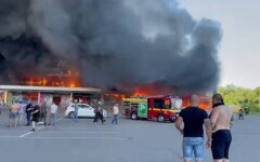 Зеленский о ракетном ударе в Кременчуге: там  находилось более тысячи гражданских