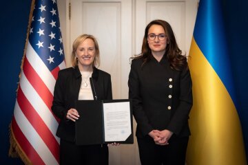 Юлія Свириденко та Джулі Девіс
