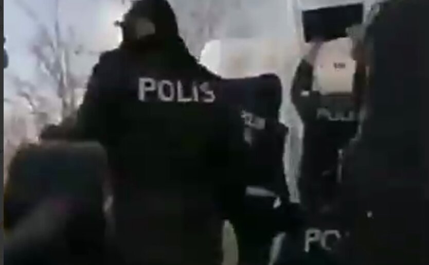 На турецко-греческой границе произошли столкновения с участием силовиков двух стран: видео