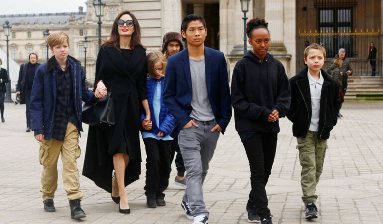 Анджелина Джоли нашла способ отговорить дочь от смены пола