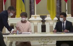 Швейцария пообещала Зеленскому 115 млн долларов для Украины
