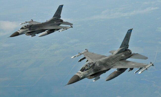 Истребители F-16