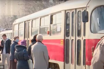 Украинцы будут платить в общественном транспорте по-новому