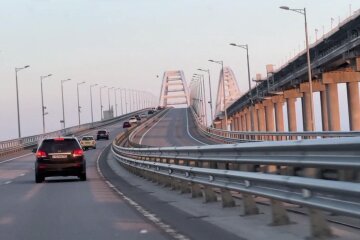 Росія продовжила терміни ремонту Керченського мосту в окупованому Криму