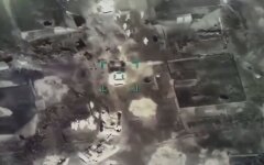 Появилось видео уничтожения российской военной техники с помощью Bayraktar