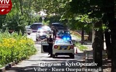 В Киеве перекрыли улицу: подозревают минирование автомобиля
