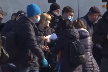 Политолог о возвращении заробитчан: Зеленский подверг Украину опасности своим заявлением