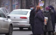 Пенсии в 2021 году повысят в пять этапов: инфографика