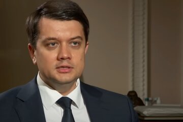 Дмитрий Разумков, закон об олигархах