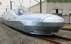 японский поезд