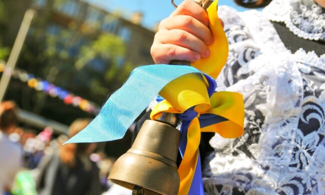 Перший дзвінок у школах