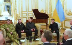 Делегации Украины и США в Париже