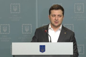 Зеленский обратился к украинцам и «русским»