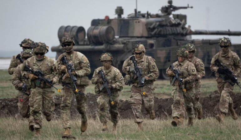 Відправлення миротворців до України / Фото: Associated Press