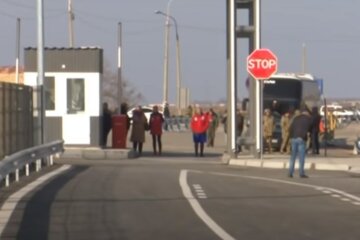 КПП с Крымом,Украина возобновила работы КПП на границе с Крымом,поездки в Крым