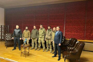 Україна повернула з російського полону частину захисників Азовсталі, включаючи командирів Азова