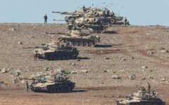 Turkis army near border with Syria