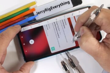 Xiaomi Mi Note 10 проверили на прочность