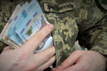 Хабарі в ТЦК / Ілюстративне фото: АрміяInform