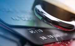 ПриватБанк, Ощадбанк, monobank и другие могут списывать деньги с карт должников