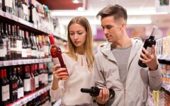 Вино в супермаркеті