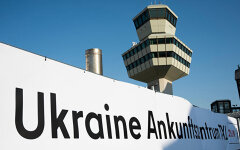 Українські біженці у колишньому аеропорту "Тегель"