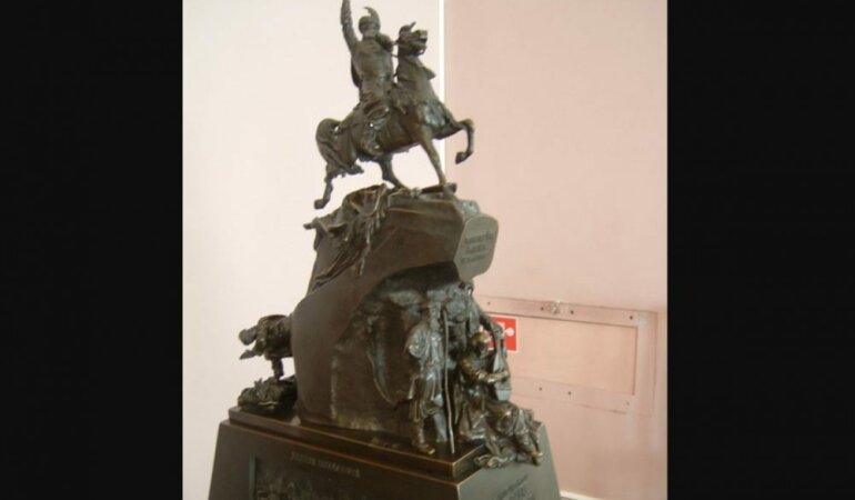 bogdan-hmelnitskiy-pamyatnik