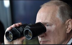 Владимир Путин на военных учениях