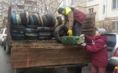 Киевские дворы очищают от автошин