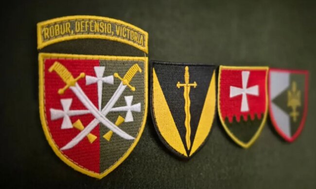 Військова символіка