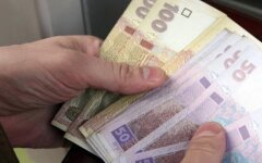 Украинцам показали, как менялись зарплаты за 25 лет: цифры