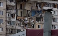 Взрыв дома на Позняках: в одной из квартир нашли склад оружия и боеприпасов