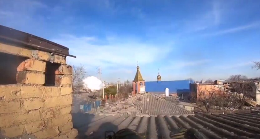 "Азов" показал уничтожение российского БМП в Мариуполе