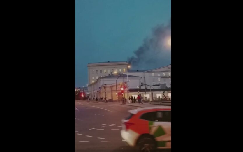 В Москве загорелось одно из зданий Минобороны: видео