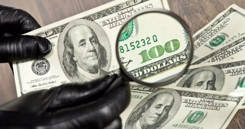 100 доларів США