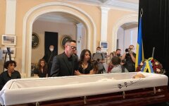 В Киеве попрощались с легендарным Григорием Чапкисом: фото