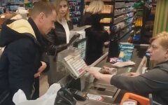 Украинцы массово снимают наличные новым способом
