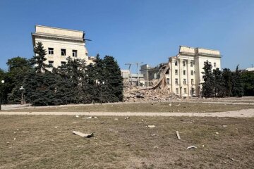 Херсонська ОДА після руйнування КАБами