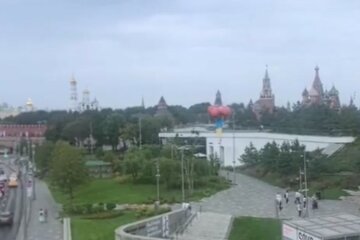 Флаг Украины в центре Москвы