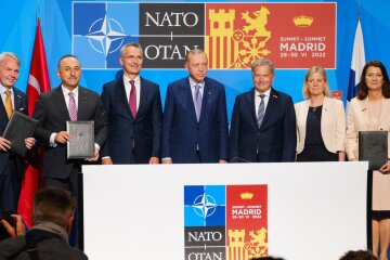 Лидеры Турции, Швеции и Финляндии на саммите НАТО в Мадриде