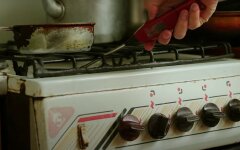 Газ в Украине, бытовые потребители переплачивают за газ, банкротство поставщиков