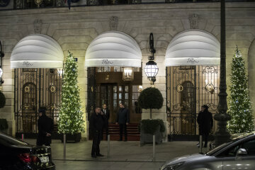 Ritz Carlton hotel in Paris robbed